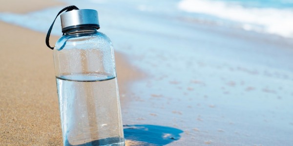Butelki wielokrotnego użytku – jak utrzymać je w czystości?